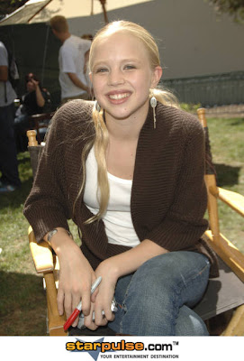 Wallpaper World: Sofia Vassilie...